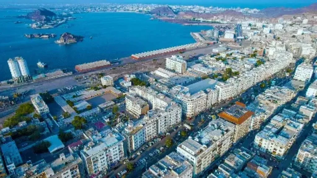 تصاعد أزمة الكهرباء في عدن.. تحذيرات من تداعيات صحية وإنسانية مع بلوغ الانقطاع أكثر من 9 ساعات